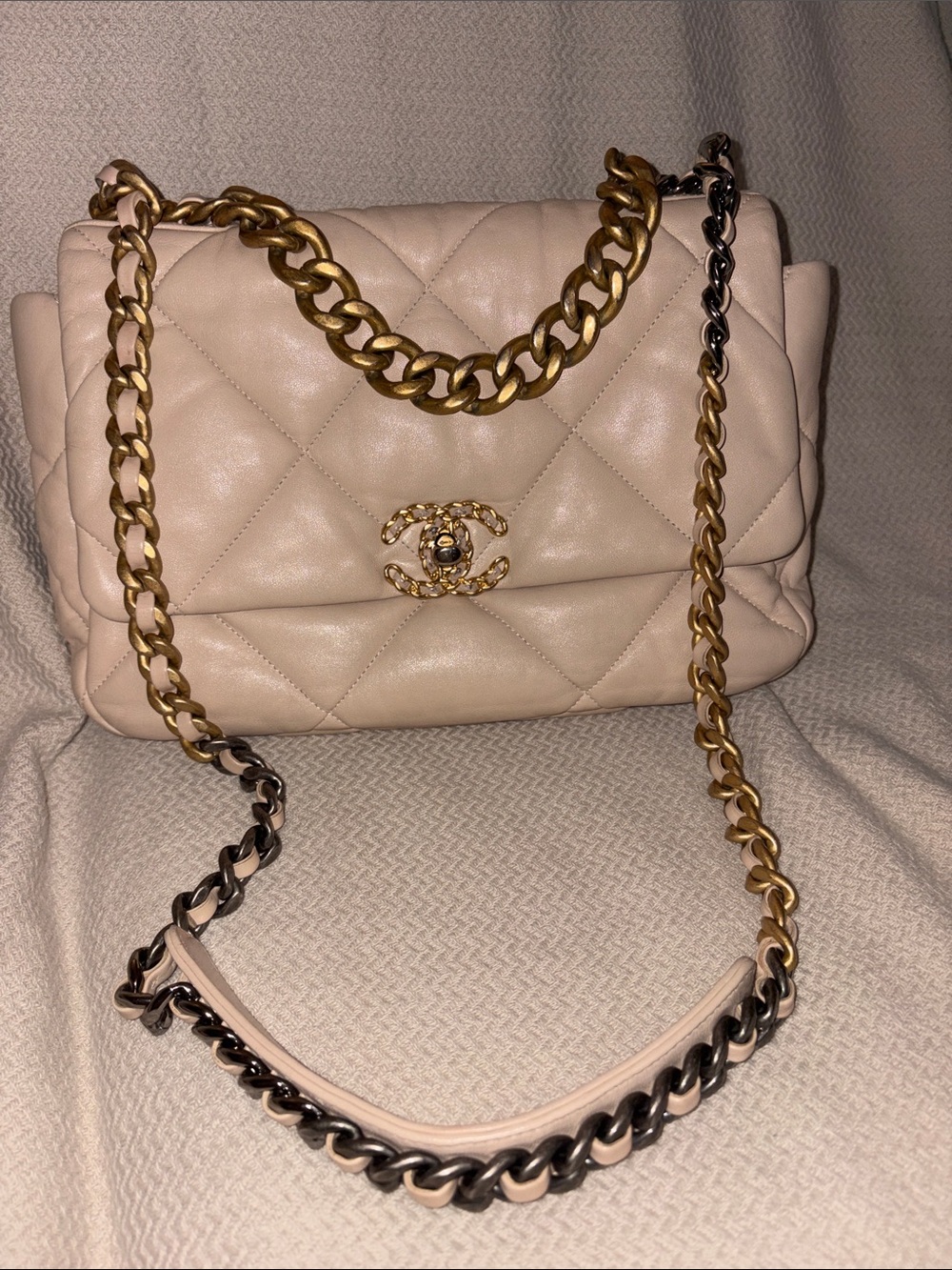 Lambskin Quilted Medium Chanel 19 Flap Light Beige! 100% authentic